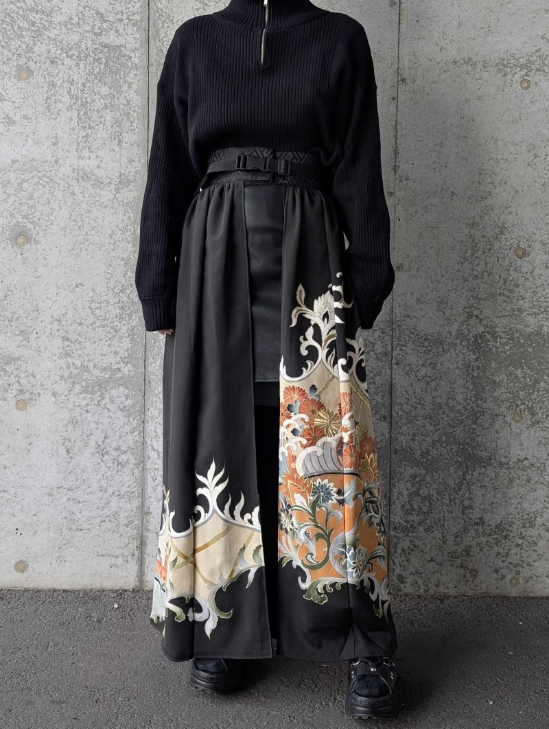 画像1: 【刺繍唐花×波頭×菊】黒留袖オーバースカート (1)