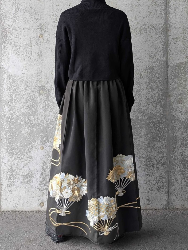画像5: 【豪華刺繍草花×扇面文】黒留袖オーバースカート (5)