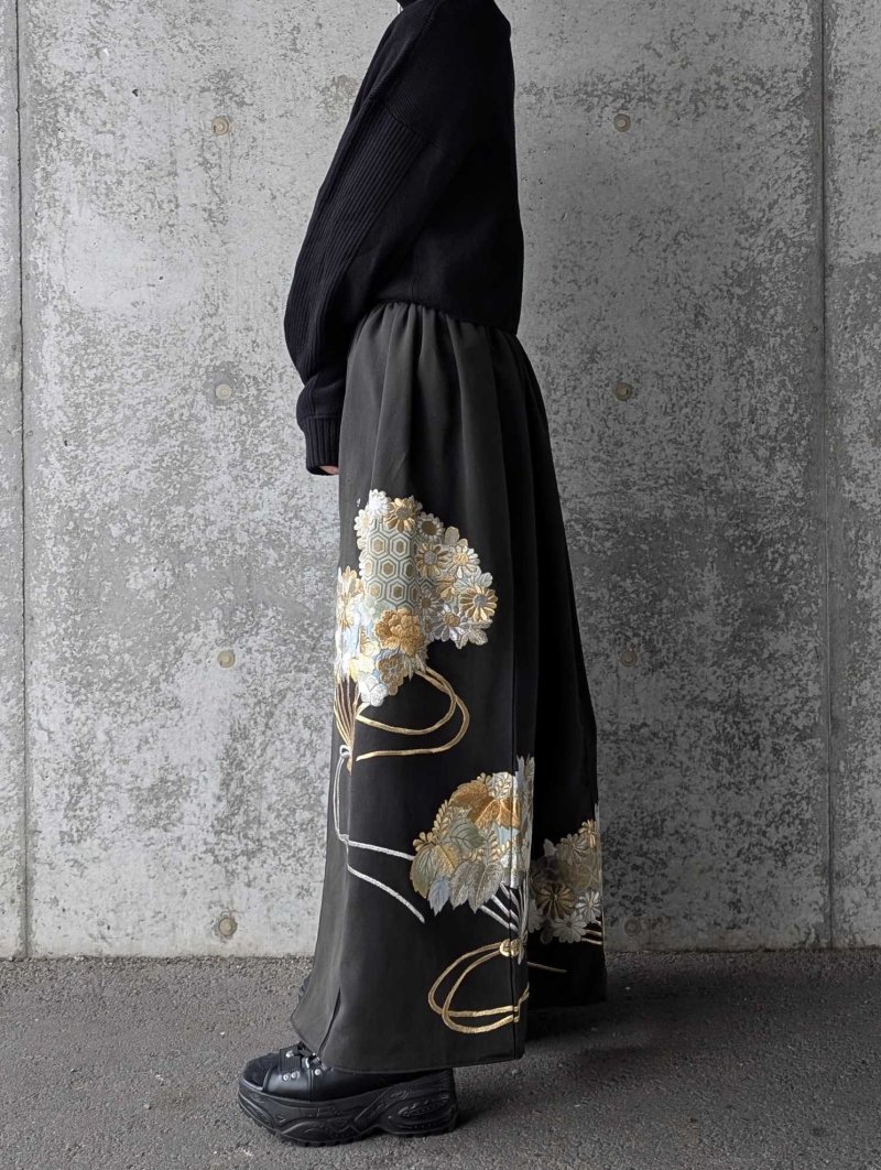 画像4: 【豪華刺繍草花×扇面文】黒留袖オーバースカート (4)