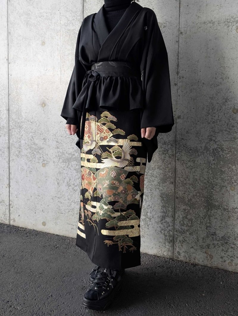 画像1: 【金彩吉祥松鶴】黒留袖フリルラップスカートセットアップ (1)