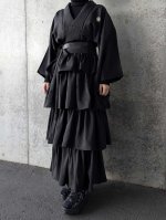 画像3: 【丸に剣花菱】黒紋付フリルティアードラップスカートセットアップ (3)