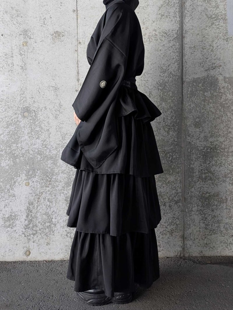 画像5: 【丸に剣花菱】黒紋付フリルティアードラップスカートセットアップ (5)