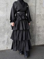 画像2: 【丸に剣花菱】黒紋付フリルティアードラップスカートセットアップ (2)