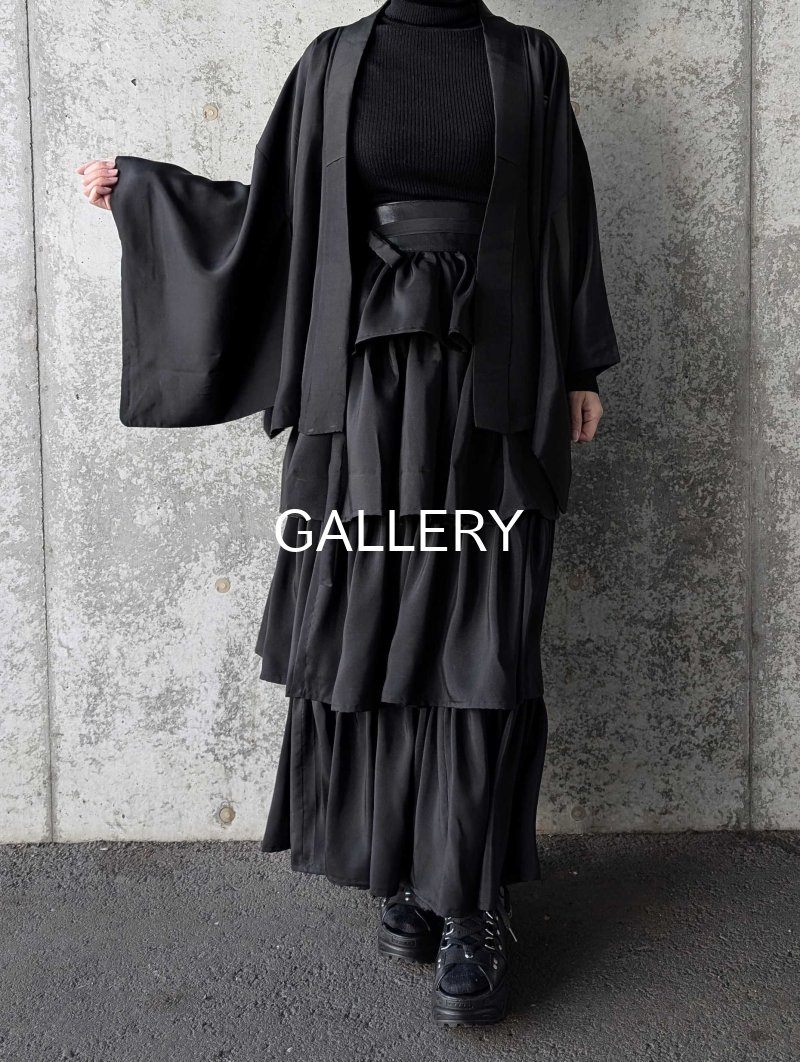 画像11: 【丸に剣花菱】黒紋付フリルティアードラップスカートセットアップ (11)