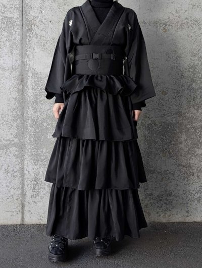 画像1: 【丸に剣花菱】黒紋付フリルティアードラップスカートセットアップ