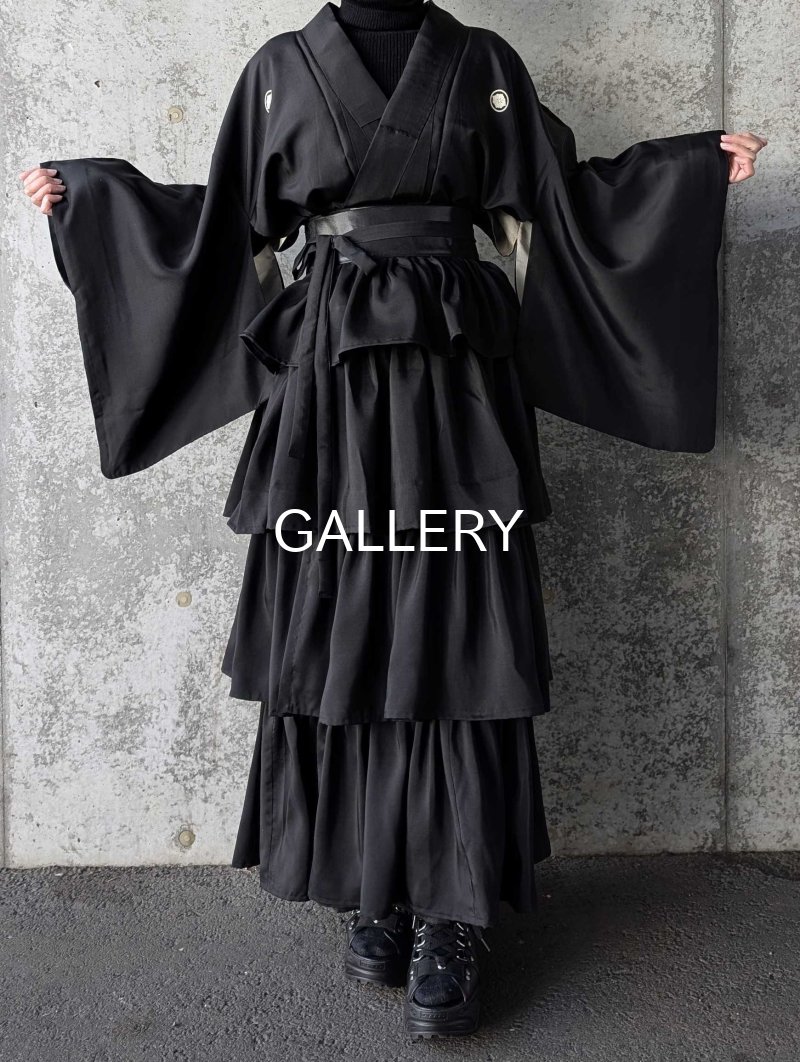 画像4: 【丸に剣花菱】黒紋付フリルティアードラップスカートセットアップ (4)