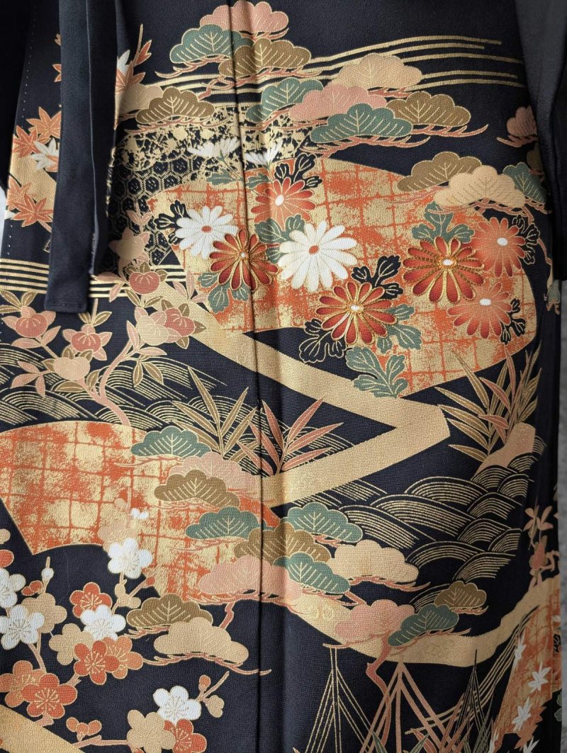 画像18: 【金駒×四季草花】黒留袖フリルラップスカートセットアップ (18)