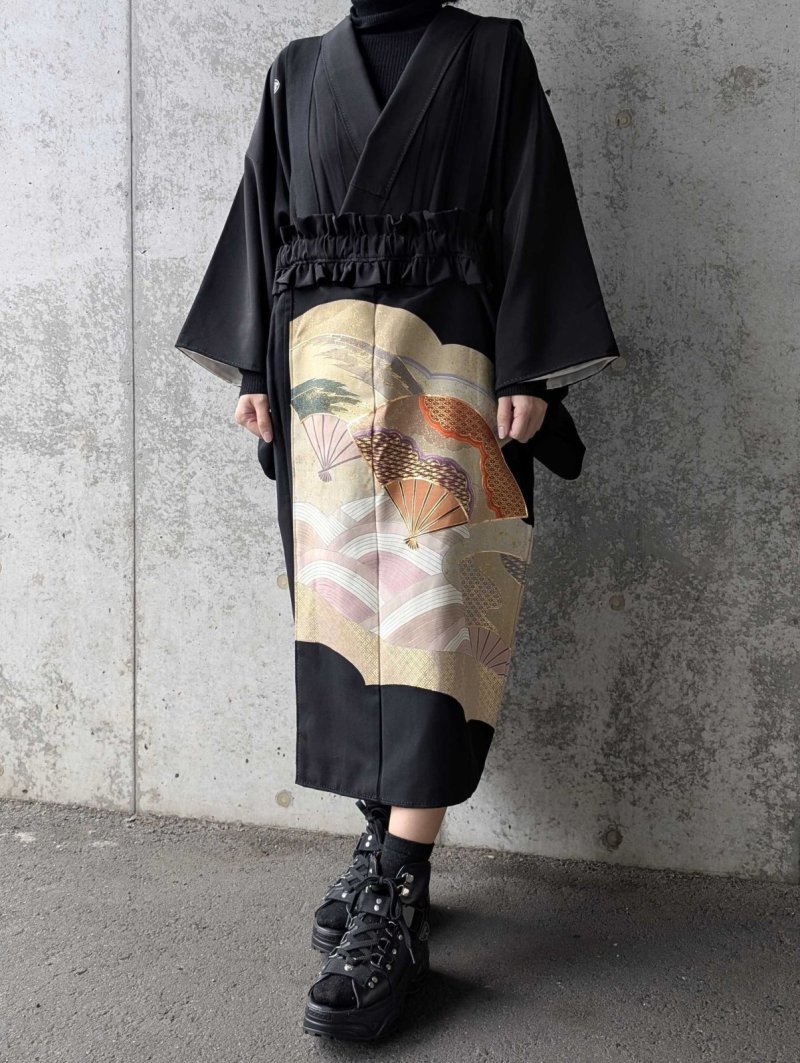 画像2: 【重ね扇に流水】黒留袖ジャンパースカートセットアップ (2)