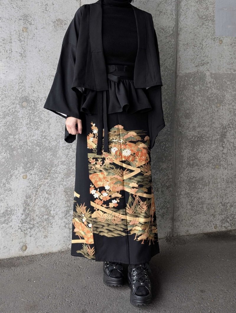 画像11: 【金駒×四季草花】黒留袖フリルラップスカートセットアップ (11)