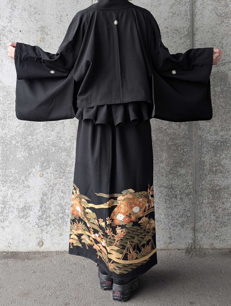 画像13: 【金駒×四季草花】黒留袖フリルラップスカートセットアップ (13)
