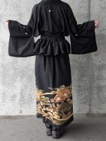 画像4: 【金駒×四季草花】黒留袖フリルラップスカートセットアップ (4)