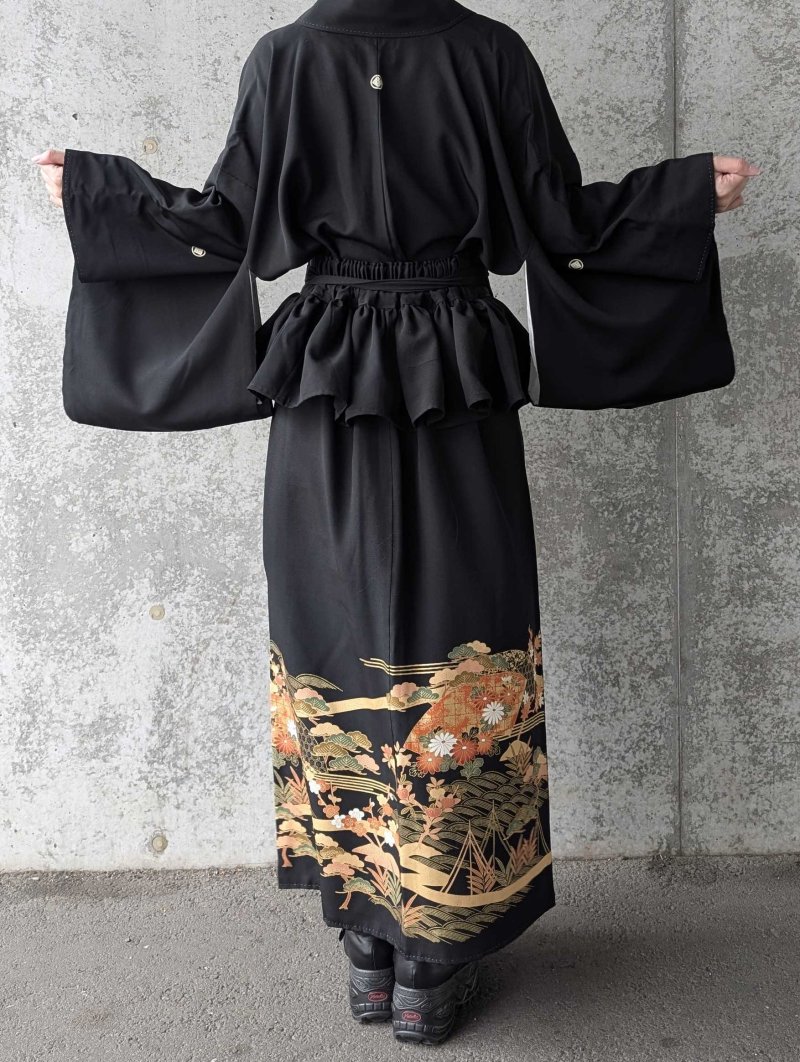 画像4: 【金駒×四季草花】黒留袖フリルラップスカートセットアップ (4)
