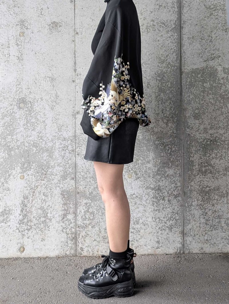 画像4: 【尾長鶏×梅爛漫】落款付き黒留袖マーガレット (4)