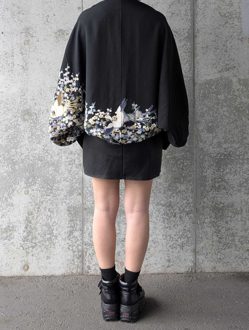 画像5: 【尾長鶏×梅爛漫】落款付き黒留袖マーガレット (5)