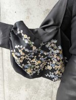 画像6: 【尾長鶏×梅爛漫】落款付き黒留袖マーガレット (6)