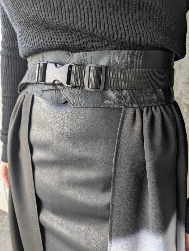 画像9: 【風景画文様】落款付き黒留袖オーバースカート (9)