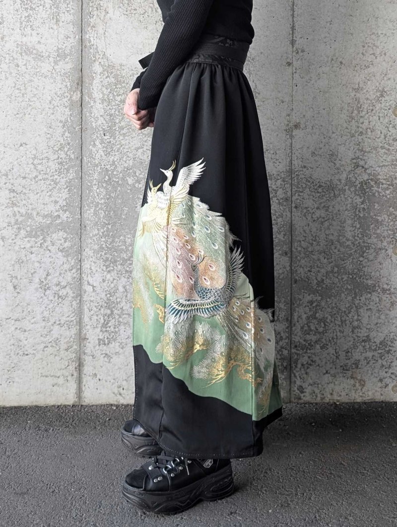 画像5: 【豪華刺繍×孔雀文様】黒留袖オーバースカート (5)