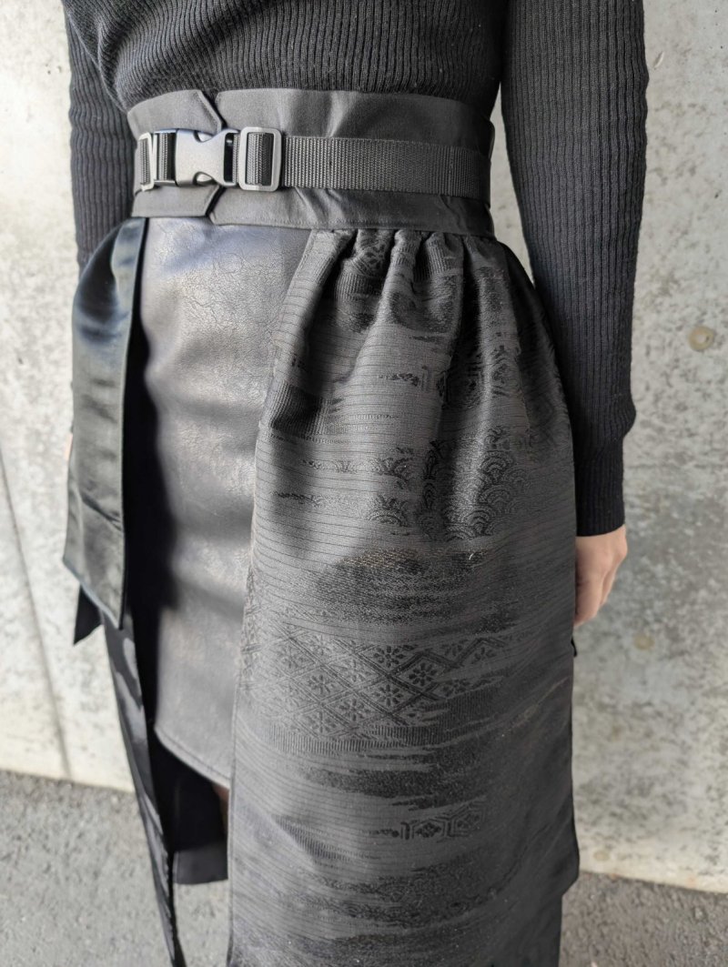 画像9: 【紗綾形地紋×流水】黒帯オーバースカート (9)