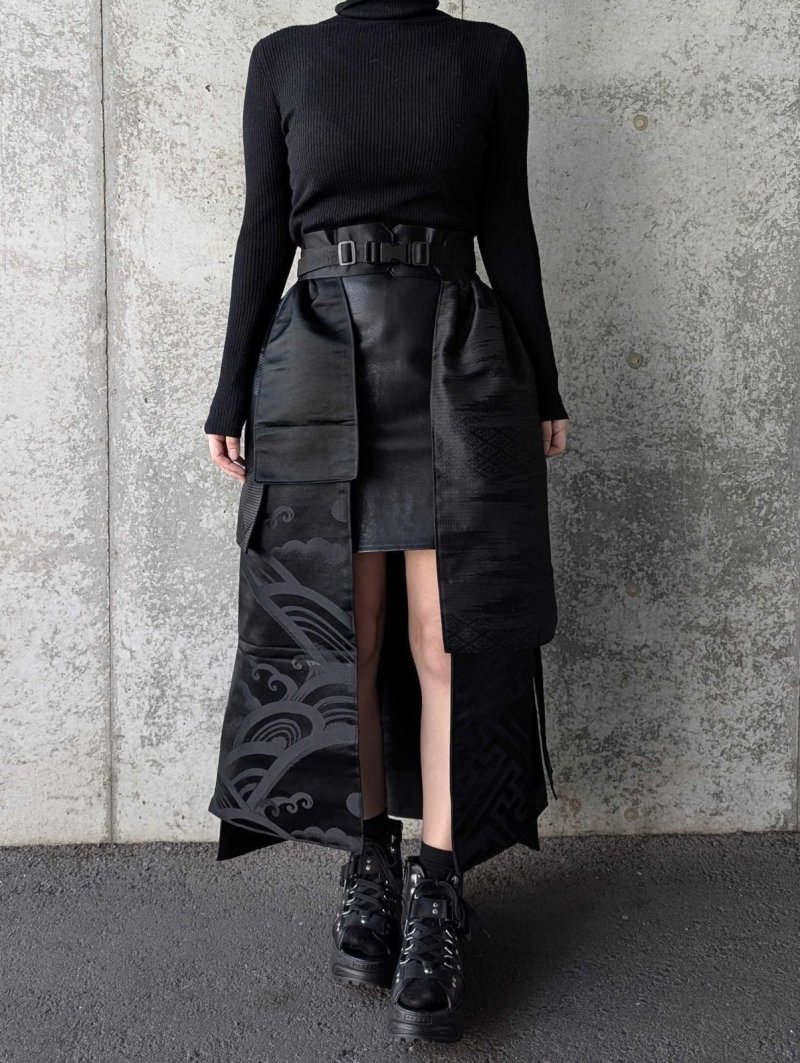 画像1: 【紗綾形地紋×流水】黒帯オーバースカート (1)