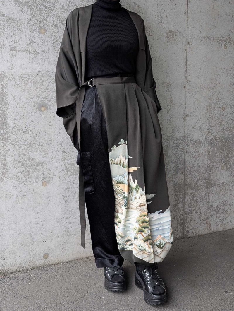 画像3: 【風景画】黒留袖アシンメトリックラップバルーンパンツセットアップ (3)