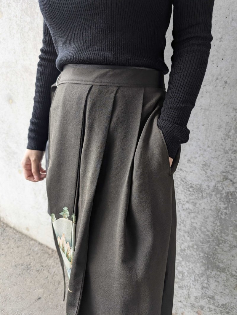 画像18: 【風景画】黒留袖アシンメトリックラップバルーンパンツセットアップ (18)