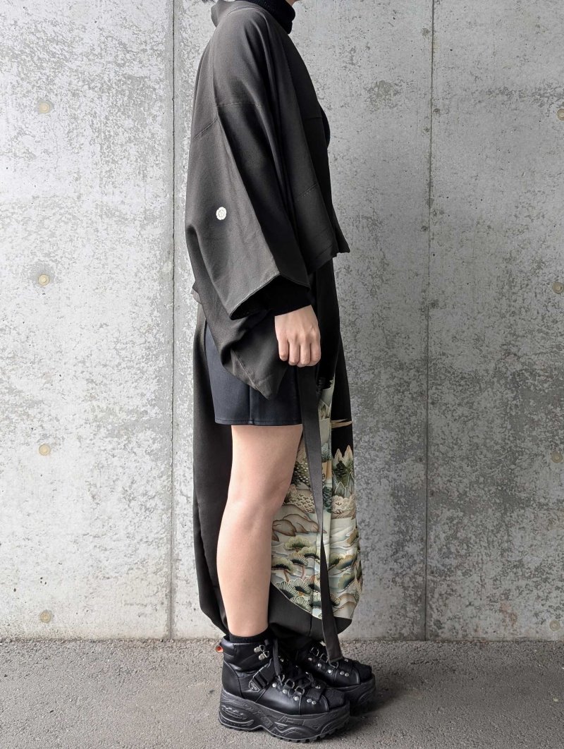 画像6: 【風景画】黒留袖アシンメトリックラップバルーンパンツセットアップ (6)