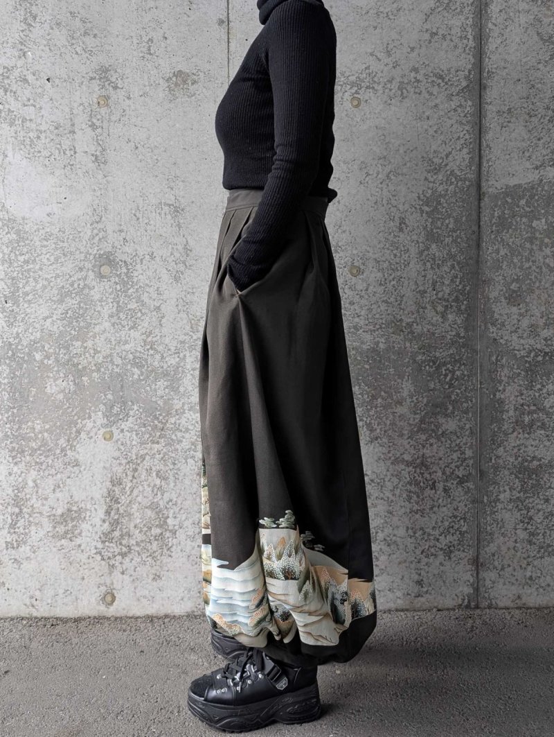 画像8: 【風景画】黒留袖アシンメトリックラップバルーンパンツセットアップ (8)