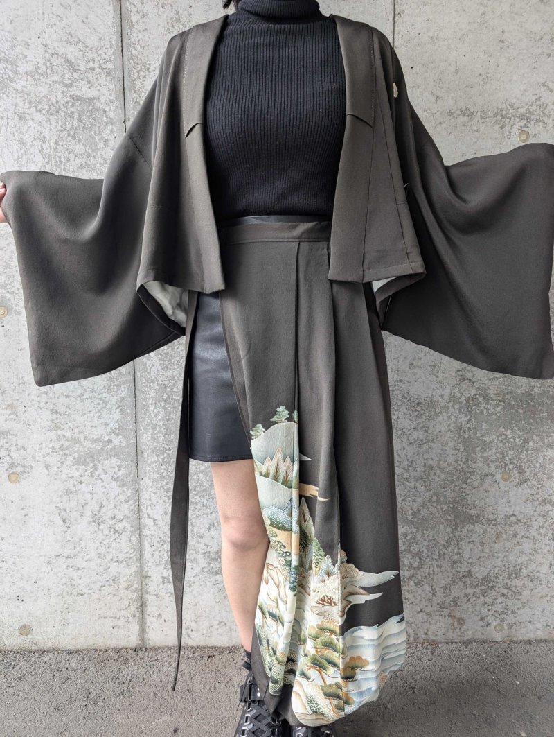 画像12: 【風景画】黒留袖アシンメトリックラップバルーンパンツセットアップ (12)