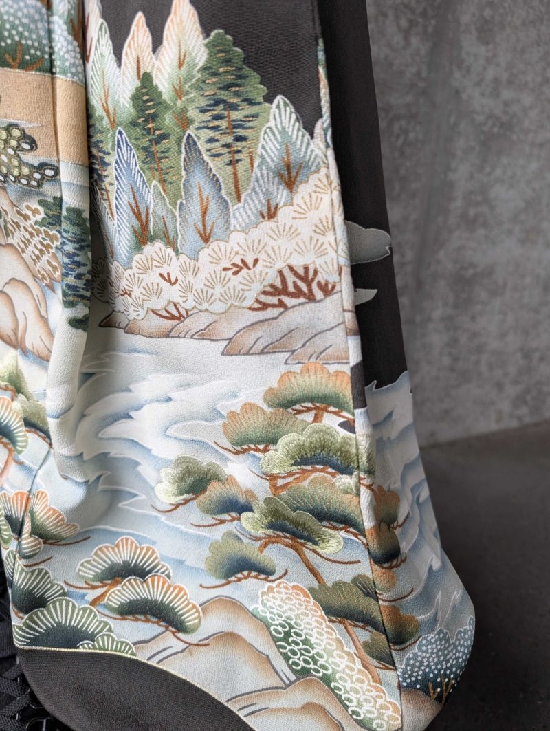 画像17: 【風景画】黒留袖アシンメトリックラップバルーンパンツセットアップ (17)