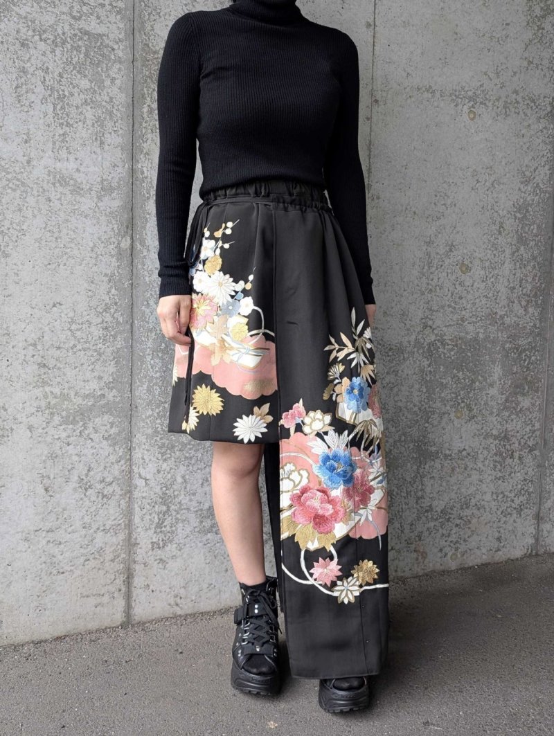 画像2: 【雲取り×刺繍華花】黒留袖スカート＆オーバースカート (2)