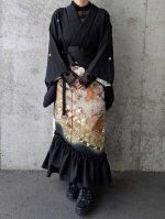画像2: 【扇に金駒草花】黒留袖マーメイドラップスカートセットアップ (2)