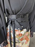 画像10: 【扇に金駒草花】黒留袖マーメイドラップスカートセットアップ (10)