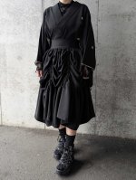 画像2: 【丸に三つ銀杏紋】黒紋付シャンデリアスカートセットアップ (2)