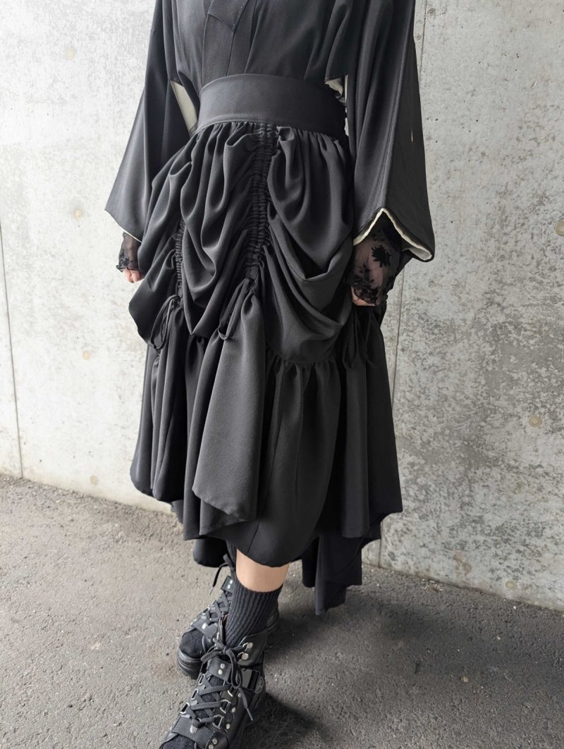 画像3: 【丸に三つ銀杏紋】黒紋付シャンデリアスカートセットアップ (3)