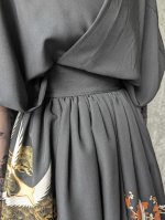 画像12: 【金駒飛鶴×庵木瓜紋】黒留袖無限wayワンピース (12)