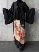 画像4: 【下がり藤紋】落款付き黒留袖オーバースカート＆リボンジャケットセットアップ (4)