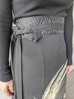画像6: 【刺繍尾長鶏】黒留袖ラップスカート (6)