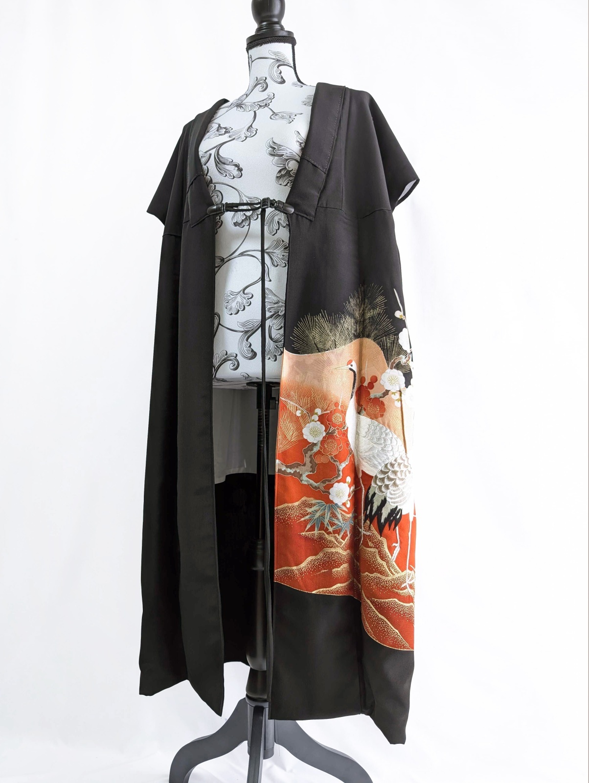 松に梅や菊花　黒留袖ジャケット　透け感カーディガン　絽素材　着物リメイク 留袖リメイク カーディガンジャケット 梅菊松 | iichi 日々の