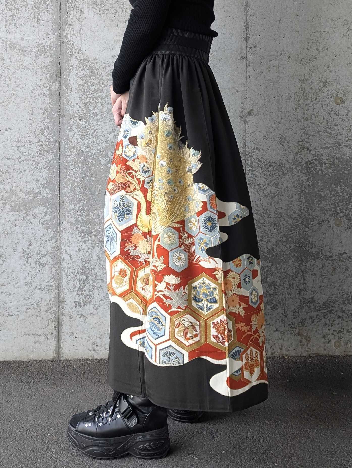 刺繍孔雀×亀甲文様】黒留袖オーバースカート｜着物リメイクGeGe